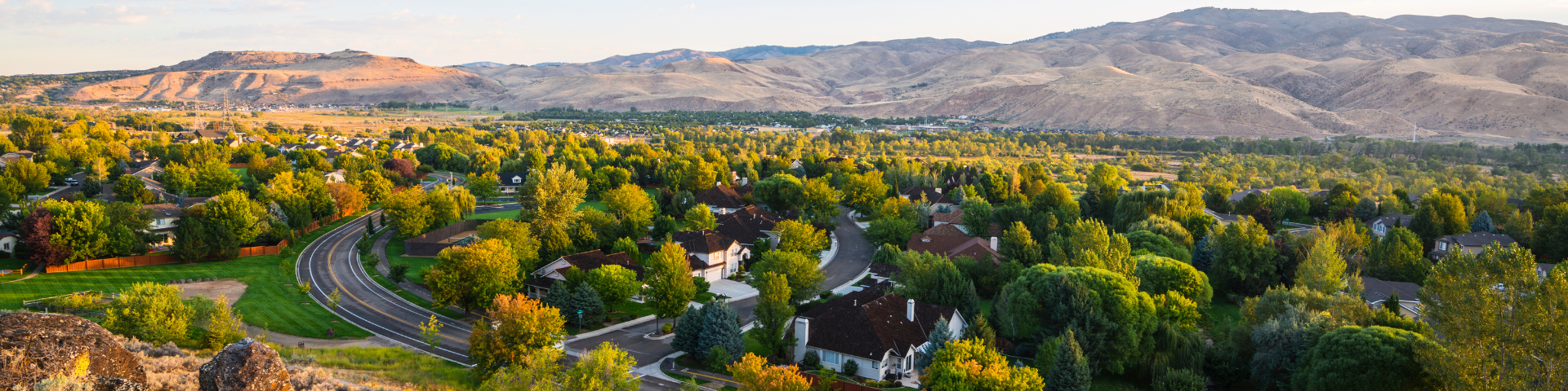 Boise, Idaho neighborhood with mountains in the background